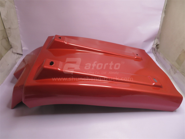 Брызговик HOWO 2010 переднего колеса правый красный