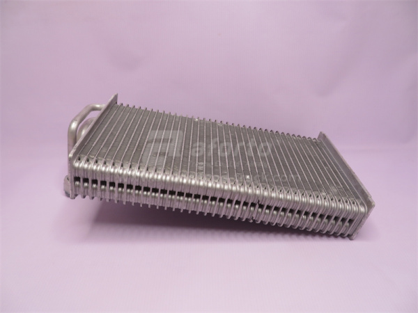 Радиатор кондиционера HOWO/STRW