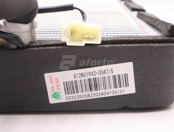 Радиатор кондиционера HOWO TX (оригинал)