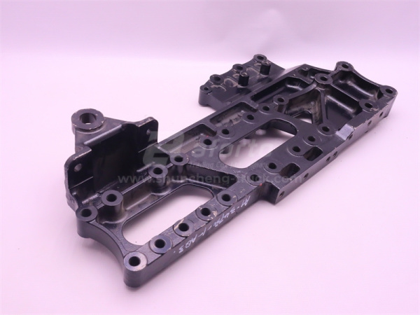 Кронштейн передней рессоры правый SHAANXI X3000