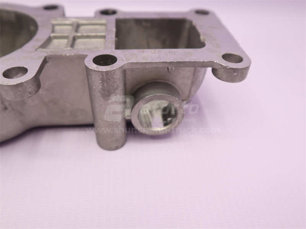 Крышка термостата HOWO без резьбы