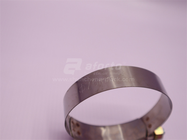 Хомут ленточный широкий D = 76