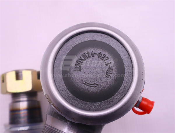 Наконечник рулевой HOWO 70T левая резьба 24*27*33 XINHE