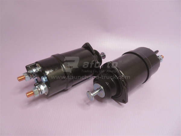 Реле стартера втягивающее 2827 новый автозапчасти на спец. технику 04393