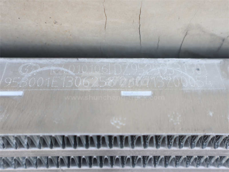 Радиатор интеркулера SHAANXI F3000/X3000 1501 (оригинал)
