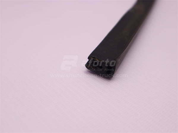 Резинка уплотнительная стекло спальника SHAANXI X3000/X5000 левая (оригинал)