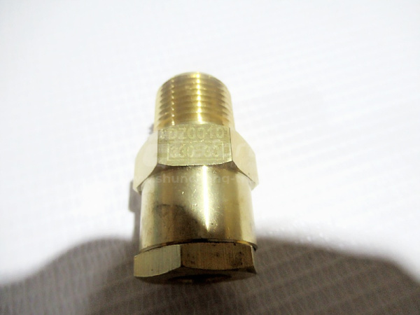 Переходник штуцер SHAANXI X6000 (оригинал)