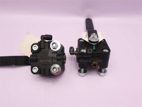 Кран регулятор уровня SHAANXI X3000 задняя левого (оригинал)