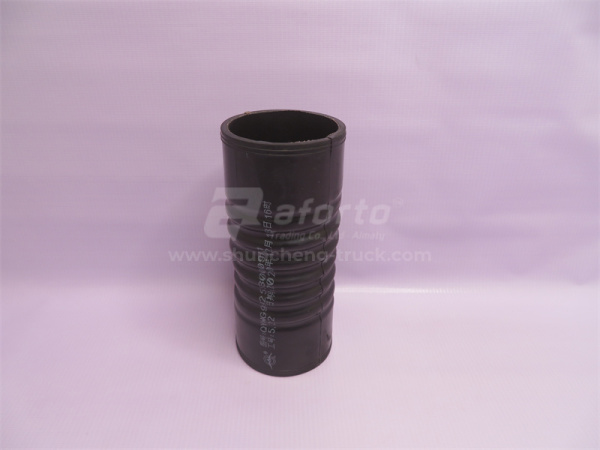 Патрубок радиатора HOWO 70T D12/HOWO A7 нижний 75*200 QINYAN