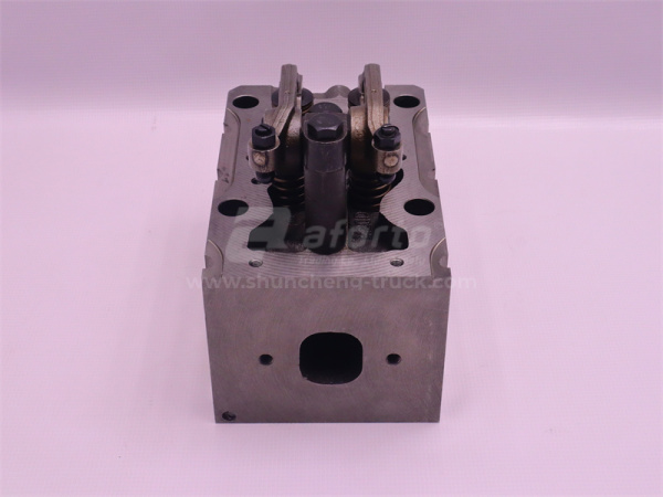 Головка блока SINOTRUK EGR Euro III (4 клапана) в сборе с клапанами