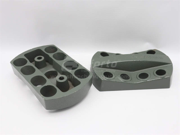 Седло рессоры задней HOWO AC16 (под 4 стремянки)