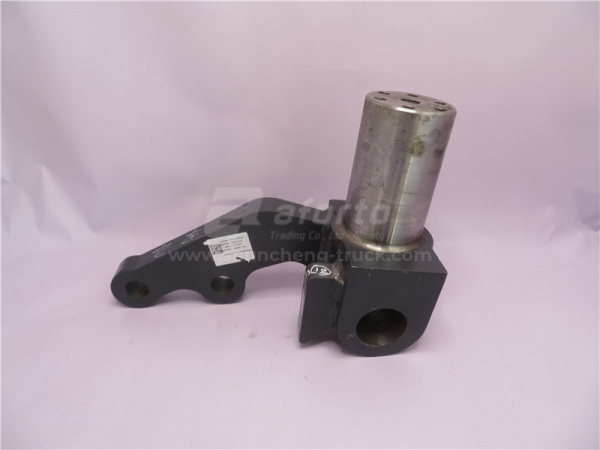 Кулак поворотный XCMG GR180/215 левый старая модель перед 2010г