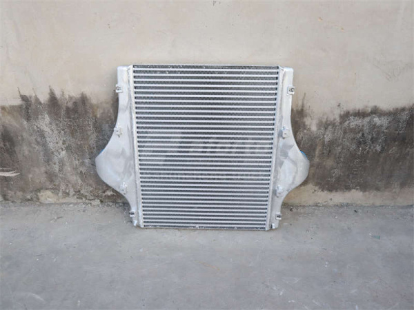 Радиатор интеркулера SHAANXI M3000 1020 (оригинал)