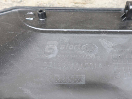 Решетка капота SHAANXI F3000 нижняя (оригинал)