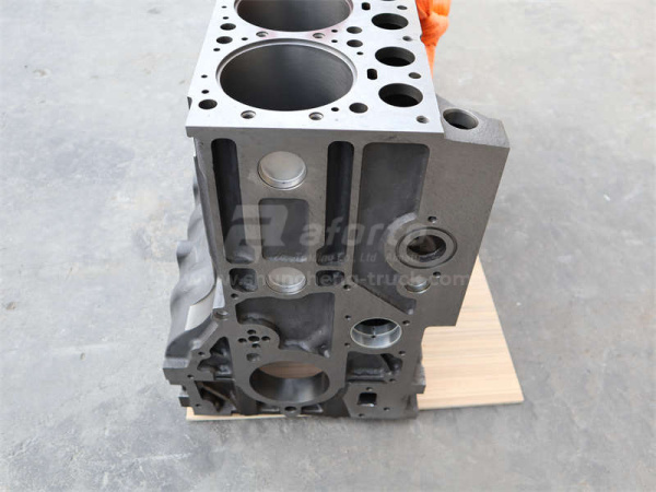 Блок двигателя WD618 Euro II (2 клапана на цилиндр) с четырьмя отверстиями LAIYANGZHONGYAO