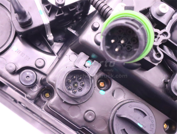 Фара SHAANXI X3000/X5000/H3000/L3000 самосвал LED правая XY