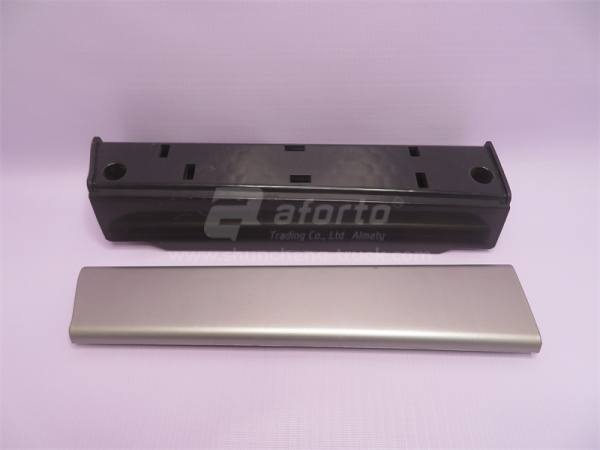 Ручка двери кабины внутренняя SHAANXI F3000 левая (обшивки двери)