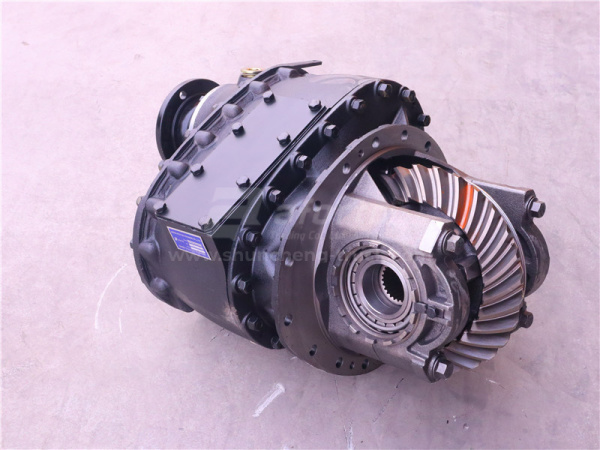 Редуктор моста в сборе среднего HOWO 2013 (17:28) 28/28 I = 5,73 новая модель