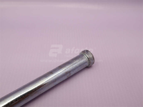 Болт рессоры 16*250*1.5 HOWO 70T передней центральный (оригинал)