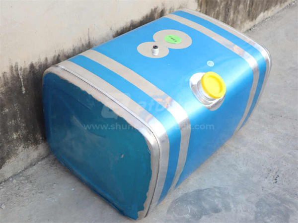 Бак топливный OUMAN 350L 94*65*56 S = 2.0 квадратный крупнокалиберный