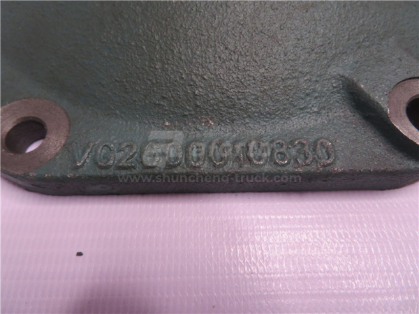 Крышка шестерни компрессора SINOTRUK