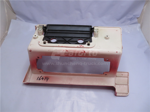 Щиток подножки GTL (самосвал) правый