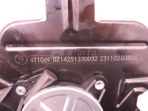 Стеклоподъемник SHAANXI X3000/X5000/X6000 электрический правый (оригинал)