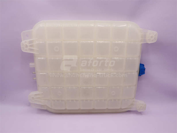 Бачок расширительный HOWO новая модель