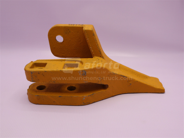 Зуб ковша боковой XCMG LW500F/LW500K/LINGONG LG953 левый новая модель (3 отв.)