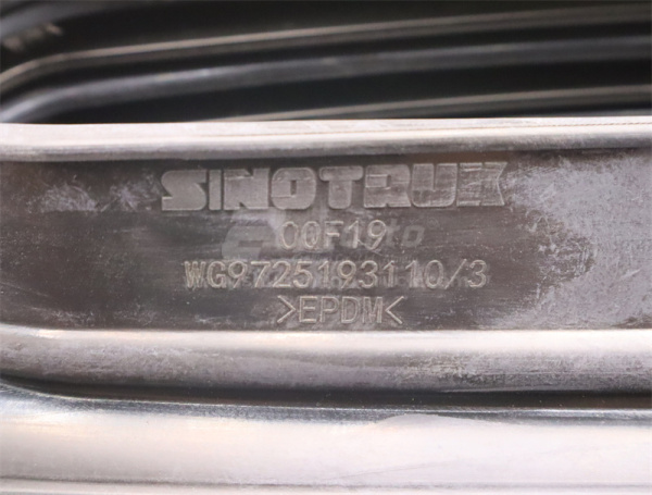 Гофра воздухозаборника HOWO TX380/TX400/TX440/T5G310/C7H (оригинал)