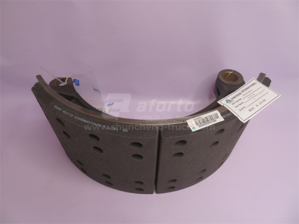 Колодки тормозные передняя HOWO 70T (оригинал)