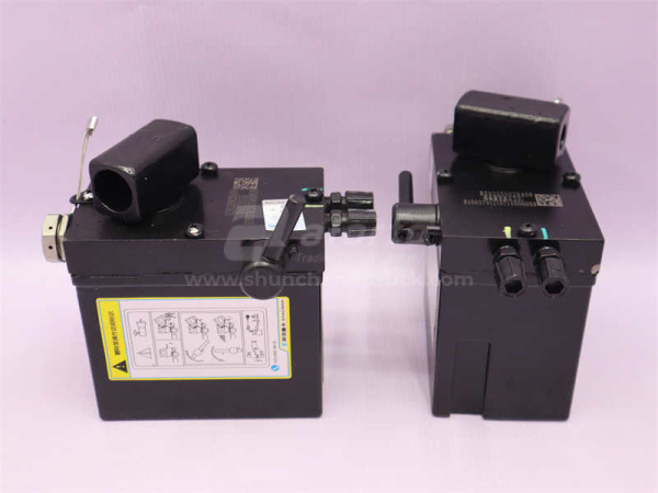 Гидронасос подъёма кабины ручной SHAANXI M3000 (оригинал)