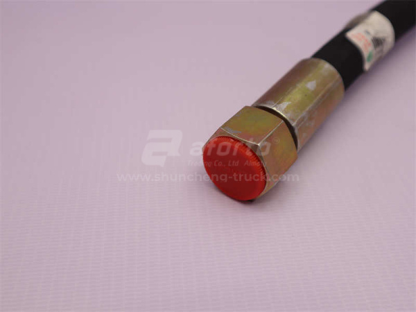 Шланг ГУР на насос HOWO L = 37см (оригинал)