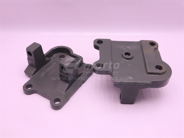 Кронштейн тяги реактивной HOWO среднего моста левый