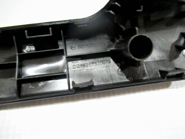 Накладка ручки двери внутренней SHAANXI X6000 правой (оригинал)