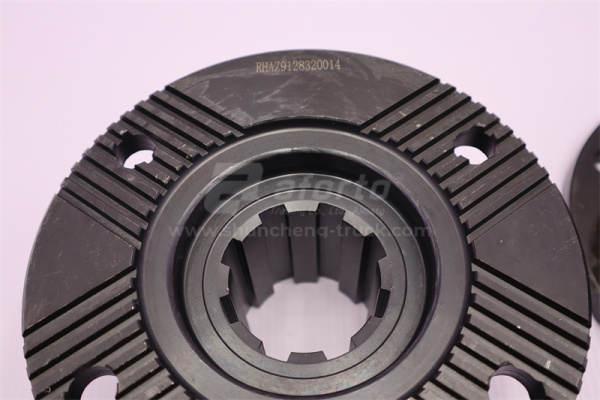 Фланец моста SHAANXI 180/90/8/4 (диаметр /высота/шлицы /отверстия)