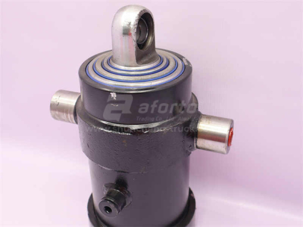 Гидроцилиндр подъема кузова 4 штока 130*200 30mm стороной на заливная горловина