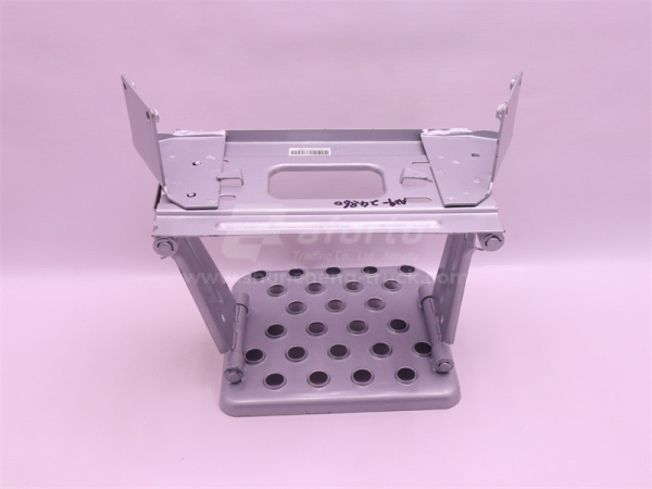 Ступень HOWO TX/SITRAK C7H/T5G нижняя откидная правый