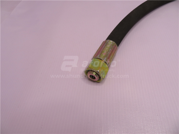 Шланг ГУР на насос HOWO L = 65см  22*18mm