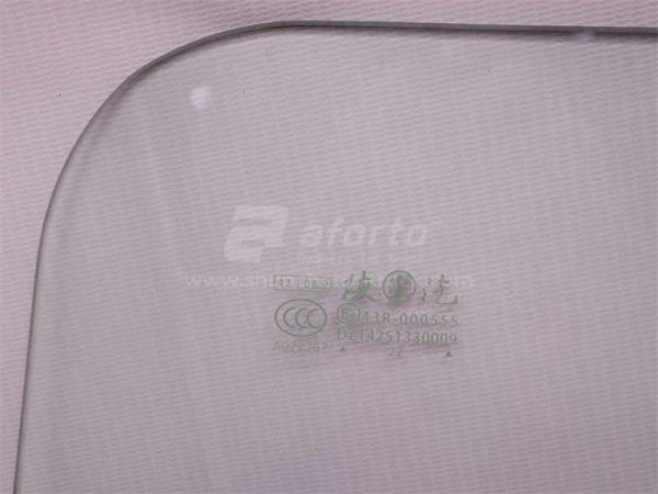 Стекло двери SHAANXI X3000/X5000 правой (оригинал)