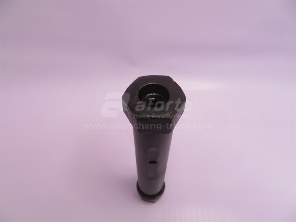 Палец рессоры HOWO 70T передний 32*150/195 с гайкой пкт/2