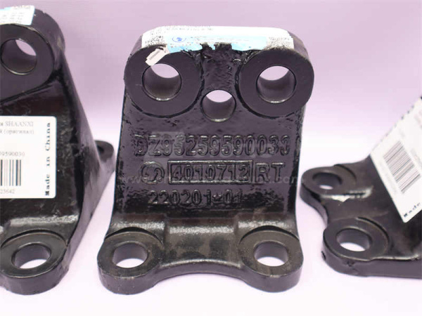 Кронштейн двигателя SHAANXI X3000 задний правый (оригинал)