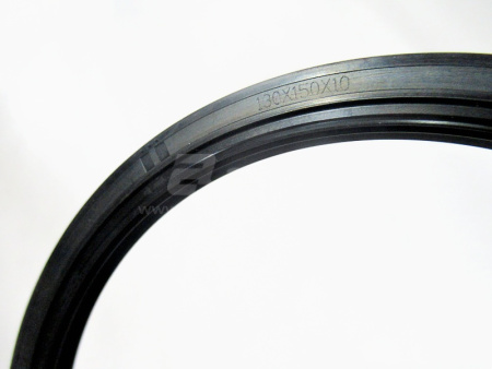 Сальник ступицы передней HANDE HDZ425/L3000 130*150*10 (оригинал)