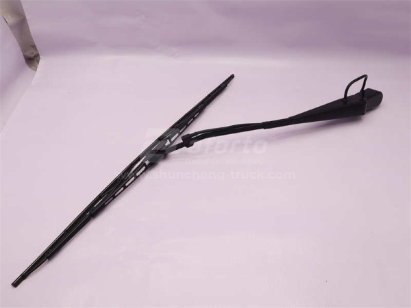 Рычаг стеклоочистителя HOWO c щеткой (оригинал)