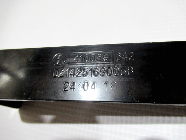 Кронштейн шумоизоляционная панель двигателя SHAANXI X5000 левая (оригинал)