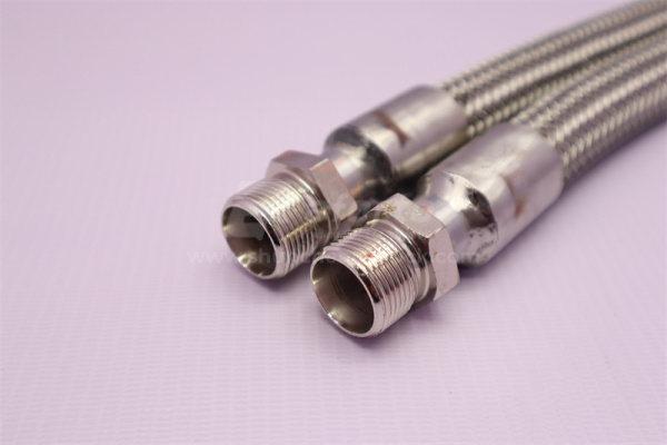 Шланг воздушный компрессора HOWO L=400mm 22*22 (высокого давления, армированный)