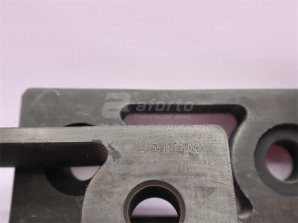 Подушка радиатора верхняя HOWO 70T (оригинал)