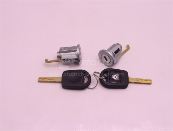 Личинка замка двери HOWO TX (оригинал)