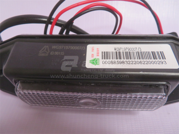 Фонарь козырька солнцезащитного HOWO (оригинал)