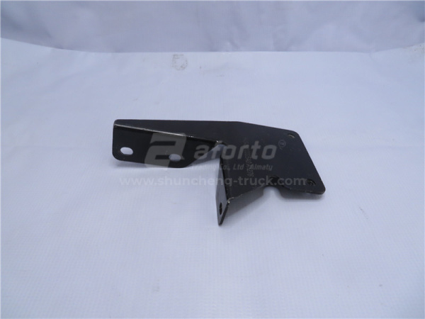 Кронштейн щиток подножки GTL верхней левой передний